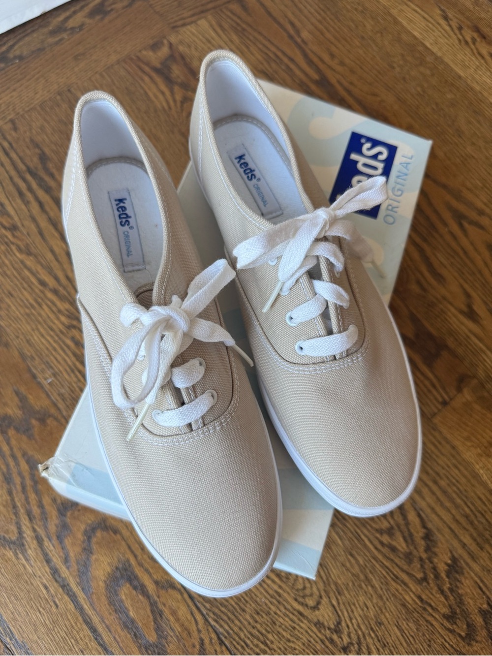Keds Classic Canvas Lace-Up Sneakers Stone Beige Size Women's 8.5 New in box